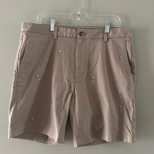 NWT Vineyard Vines Khaki Classic Breaker Shorts Size 35 Mermaid Print 9”